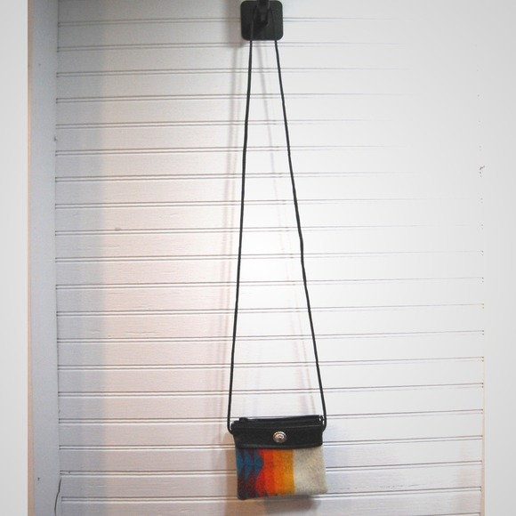 Vintage mini crossbody purse Western Tapestry & Faux Leather Shoulder bag - Picture 4 of 9